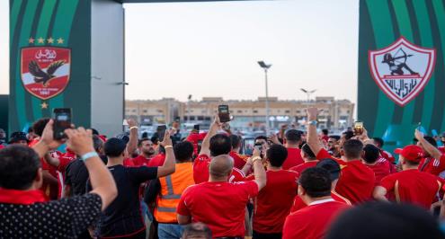 "السوبر يا أهلي".. هتافات جماهير الأهلي قبل لقاء الزمالك في سوبر أفريقيا 